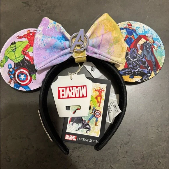 Disney | Accessories | Disney Marvel Avengers 224 Loungefly  display picture 2